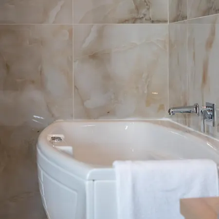 بيت للعطل Elena's Luxury Sea View House 2 *